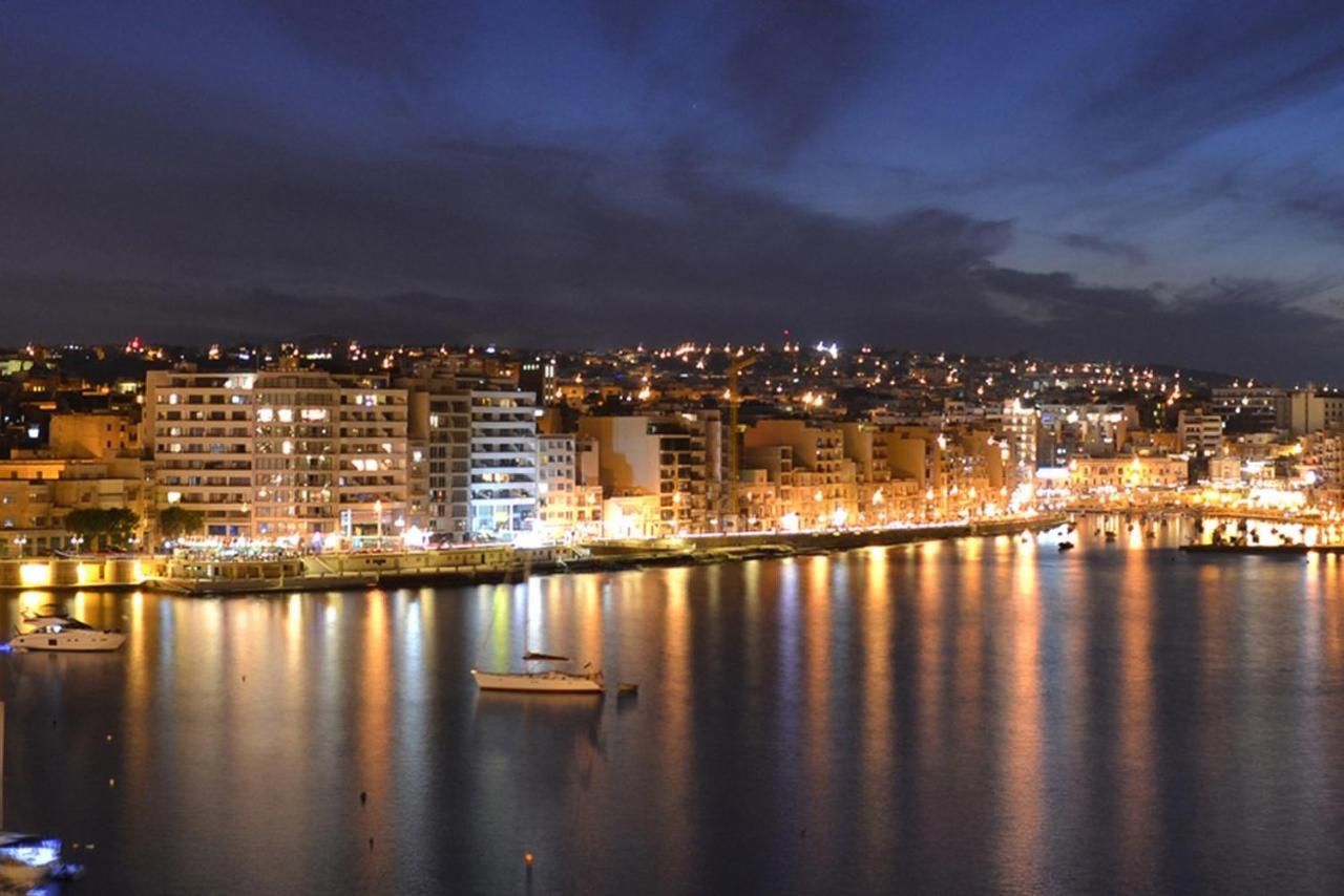 Apartmán Chic 2Br Penthouse Steps From The Promenade Sliema Exteriér fotografie