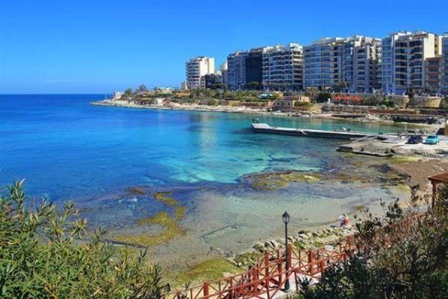 Apartmán Chic 2Br Penthouse Steps From The Promenade Sliema Exteriér fotografie