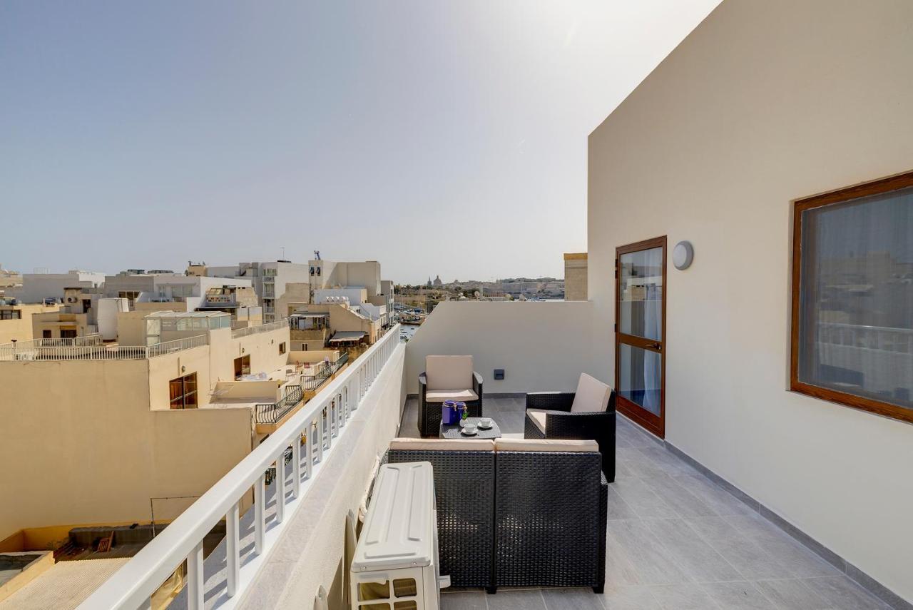 Apartmán Chic 2Br Penthouse Steps From The Promenade Sliema Exteriér fotografie