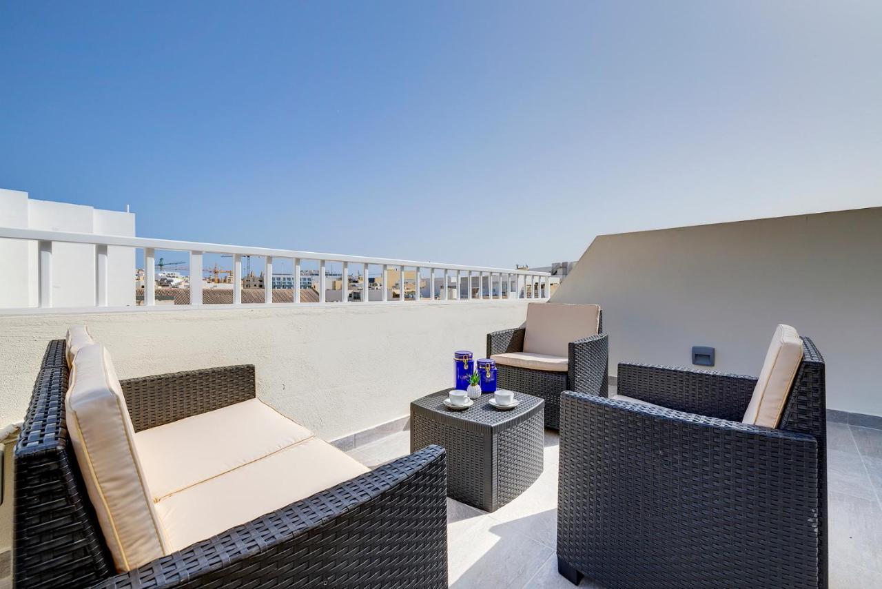 Apartmán Chic 2Br Penthouse Steps From The Promenade Sliema Exteriér fotografie